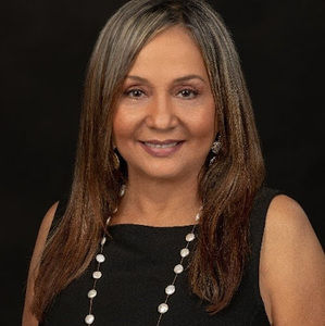 Meet your Posher, Gloria